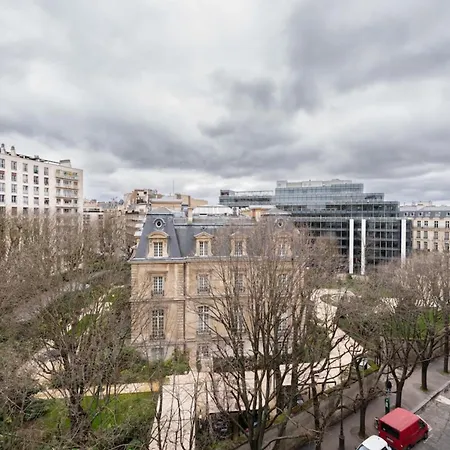 High-rise Studio Flat W City Viewsporte Dauphine Apartment *